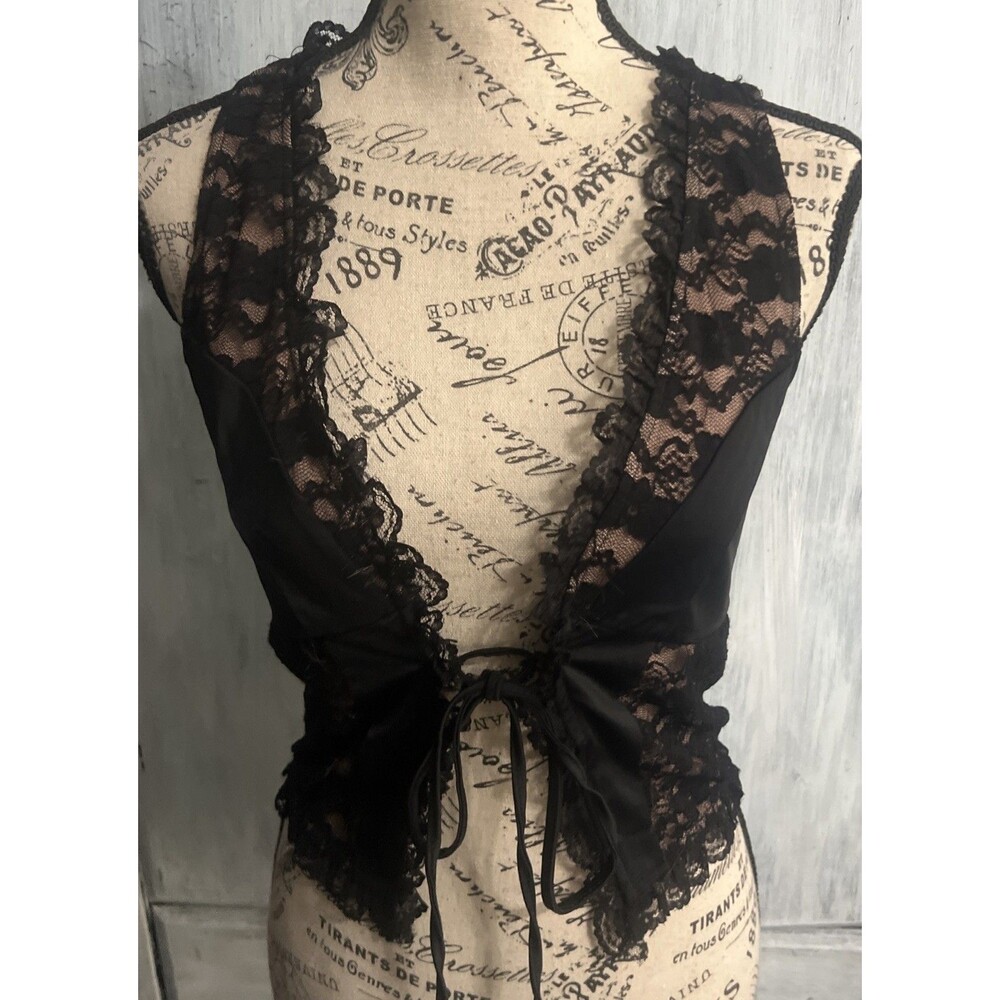Forever 21 lace open tie blouse Y2K whimsy Goth cottage core vintage
